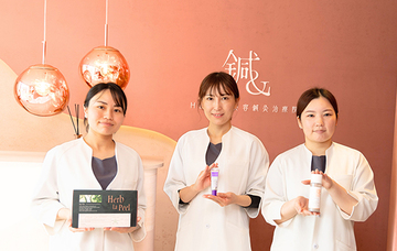 美容鍼灸院「HaRi&（ハリト）」と提携しシリーズ全商品の店頭販売を2025年6月より開始。